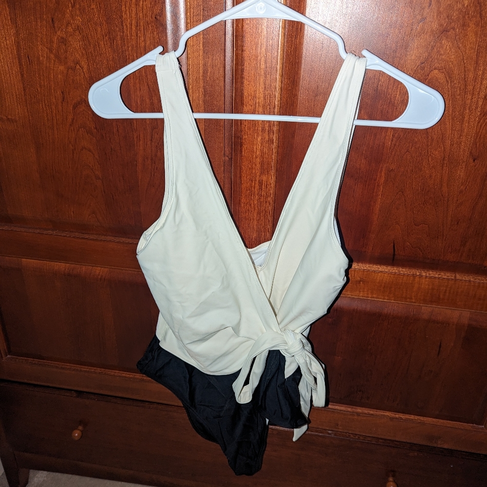 Size 12 Summersalt "The Perfect Wrap One-Piece" swimsuit